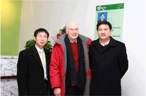 黃博士與諾貝爾獎得主馬丁.埃文斯教授