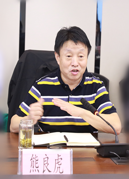 1504583538618252Mmq3.jpg 熊良虎講話(huà).jpg